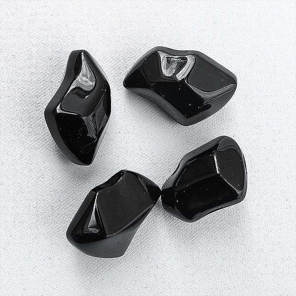 decorative-stones-black-fire-glass-3-silverflame